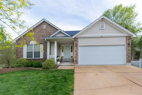 506 Winter Garden Drive, Fenton, MO 63026