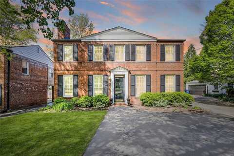 1009 S McKnight Road, Saint Louis, MO 63117