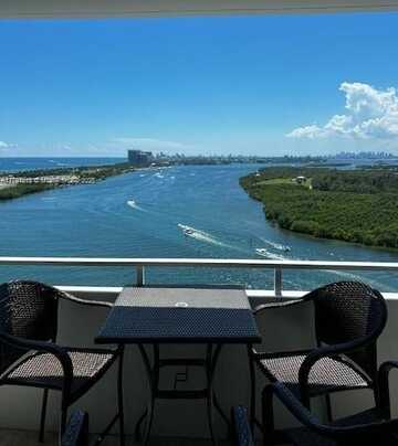 500 Bayview Dr, Sunny Isles Beach, FL 33160