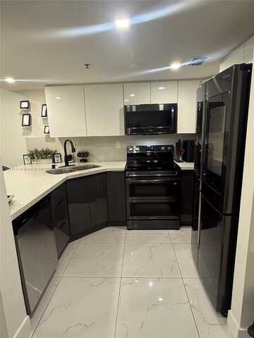 55 E 4th St, Hialeah, FL 33010