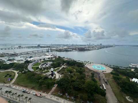 50 Biscayne Blvd, Miami, FL 33132