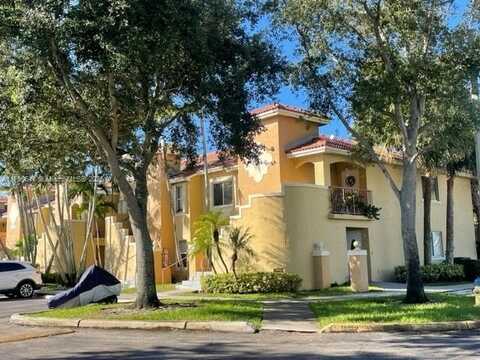 650 NW 78th Ter, Pembroke Pines, FL 33024