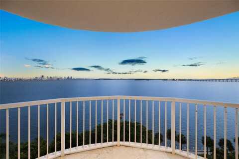 1420 Brickell Bay Dr, Miami, FL 33131
