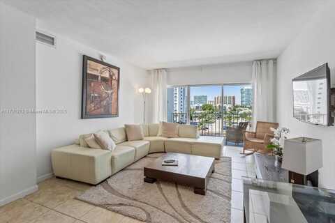500 Bayview Dr, Sunny Isles Beach, FL 33160