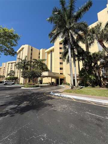 7300 Radice Ct, Lauderhill, FL 33319