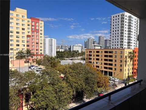 546 SW 1st St, Miami, FL 33130