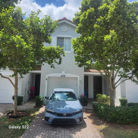 8716 Cypress Walk Ct, Tamarac, FL 33321
