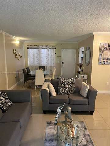451 Ives Dairy Rd, Miami, FL 33179