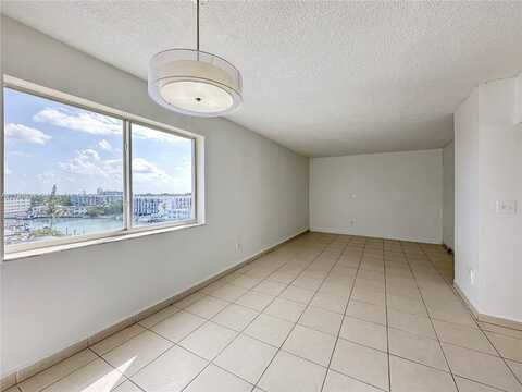 8001 Crespi Blvd, Miami Beach, FL 33141