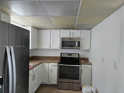 9375 Fontainebleau Blvd, Miami, FL 33172
