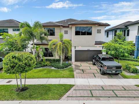 8824 NW 154th Ter, Miami Lakes, FL 33018