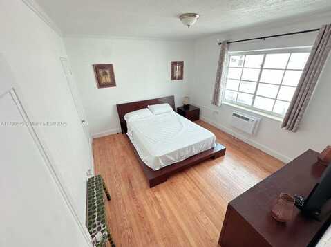 7445 Harding Ave, Miami Beach, FL 33141