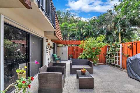 9153 SW 23rd St, Davie, FL 33324