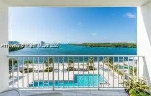 300 Bayview Dr, Sunny Isles Beach, FL 33160