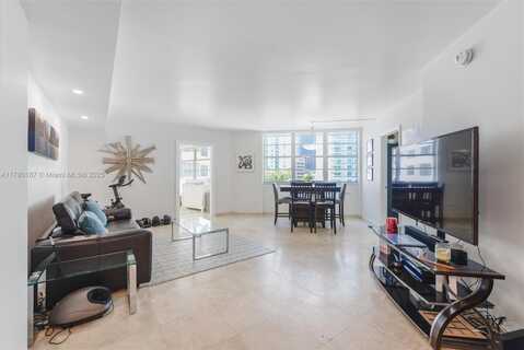 905 Brickell Bay Dr, Miami, FL 33131
