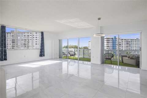4001 Hillcrest Dr, Hollywood, FL 33021