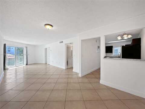 7830 Dickens Ave, Miami Beach, FL 33141