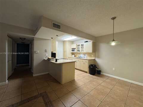 7221 Miami Lakes Dr, Miami Lakes, FL 33014