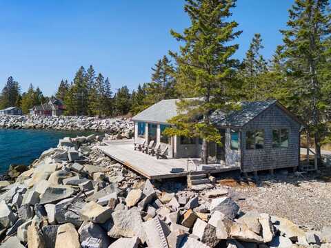 307 Island Road, South Thomaston, ME 04858