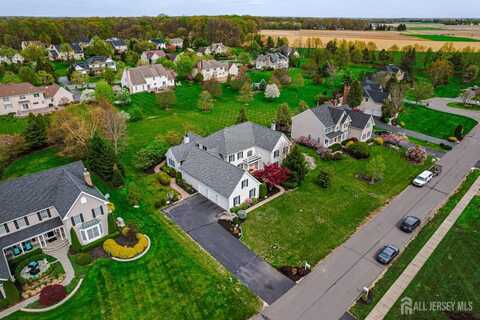 10 Barnyard Court, Plainsboro, NJ 08536