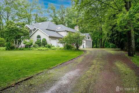 16 Benedek Road, Princeton, NJ 08540