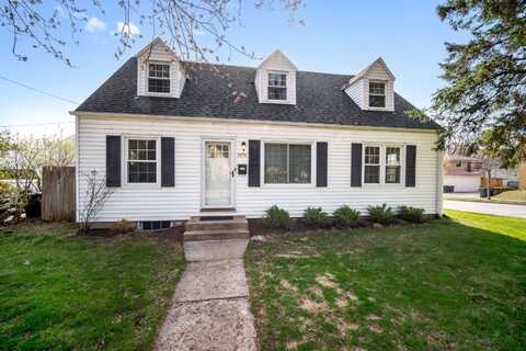2474 S 70th St, West Allis, WI 53219