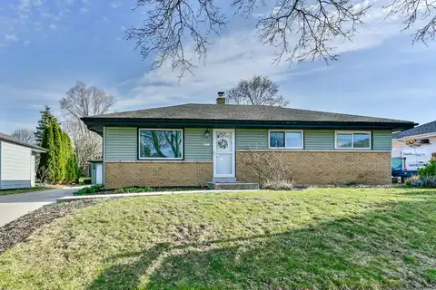8221 W Sunbury Ct, Milwaukee, WI 53219