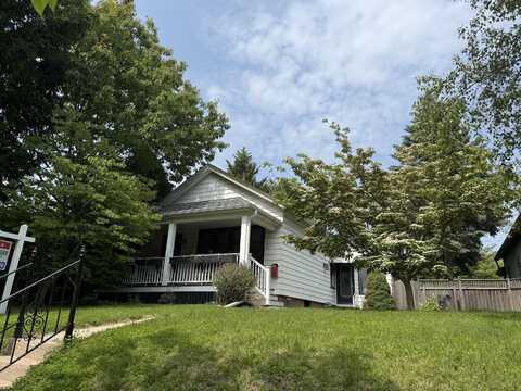 2776 S Superior St, Bay View, WI 53207