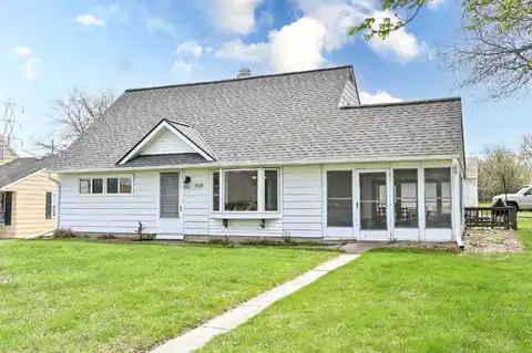 7149 W Allerton Ave, Greenfield, WI 53220