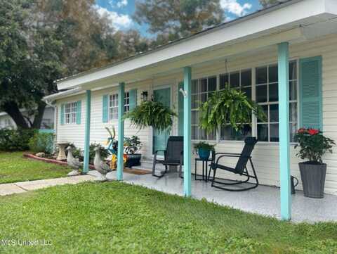 110 Oak Gardens Avenue, Long Beach, MS 39560