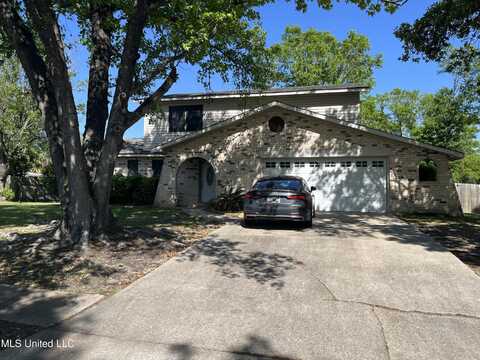 900 Sunfish Street, Pascagoula, MS 39581