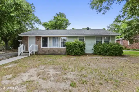 105 Hickory Lane, Bay Saint Louis, MS 39520