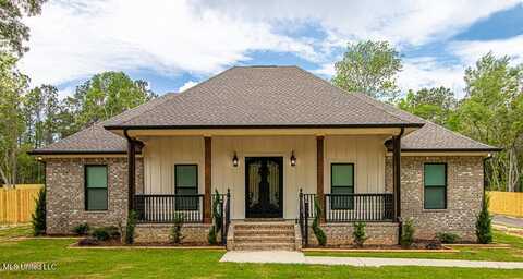 17121 Hillcrest Drive, Vancleave, MS 39565