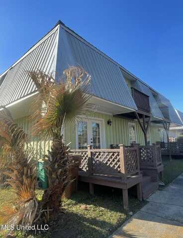 590 Royal Oak Drive, Pass Christian, MS 39571