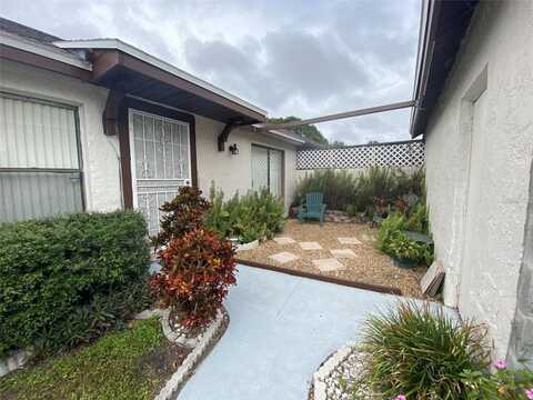 1138 EASTON STREET, ORLANDO, FL 32825
