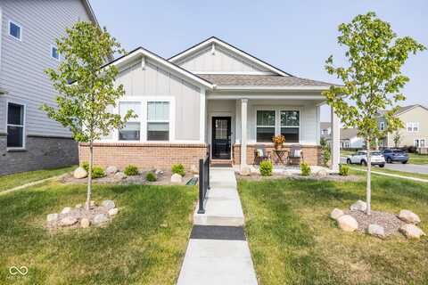 360 Lincoln Circle W, Fortville, IN 46040