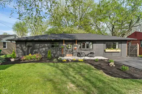 165 N 9th Street, Zionsville, IN 46077