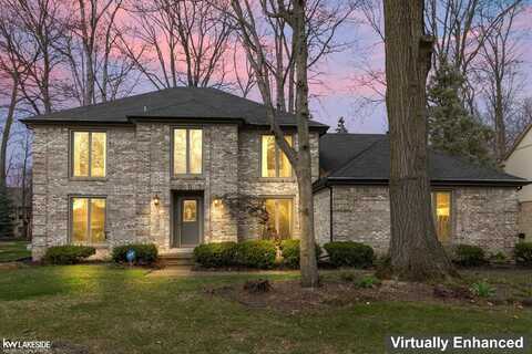 13933 Towering Oaks, Utica, MI 48315