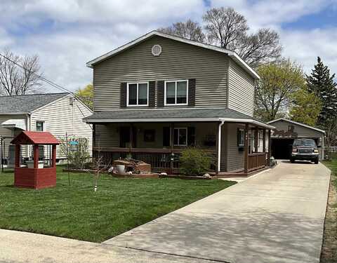 707 McDonnell St., Essexville, MI 48732