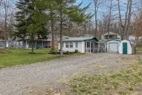 5082 Parklane, Harrison, MI 48625