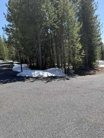 Siah Court, Crescent Lake, OR 97733
