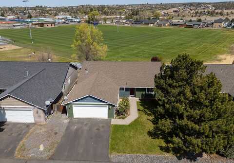 623 SE Conifer Court, Madras, OR 97741