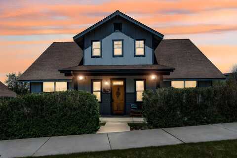 1082 SE Yarrow Avenue, Madras, OR 97741