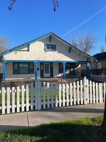 361 W 12th ST, TRACY, CA 95376