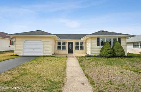 33 Harrington Drive S, Toms River, NJ 08757