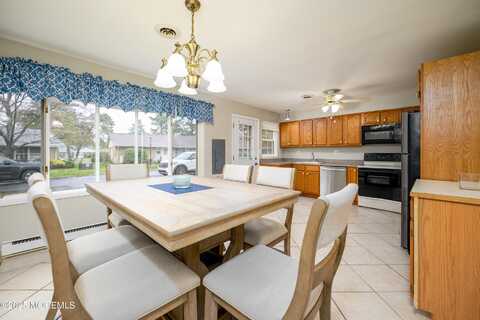 25b Gramercy Lane, Manchester, NJ 08759