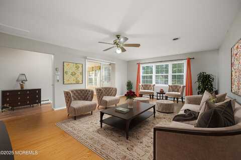 25b Gramercy Lane, Manchester, NJ 08759