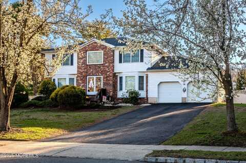 11 Walnut Lane, Manalapan, NJ 07726