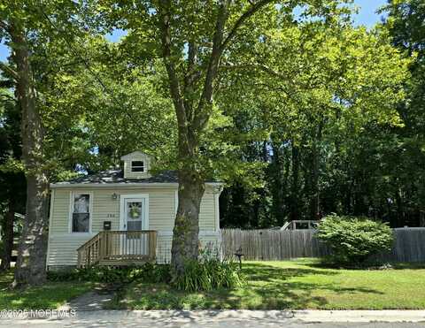 250 Forest Avenue, Middletown, NJ 07748