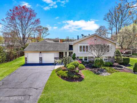 7 Arthurs Court, Manalapan, NJ 07726
